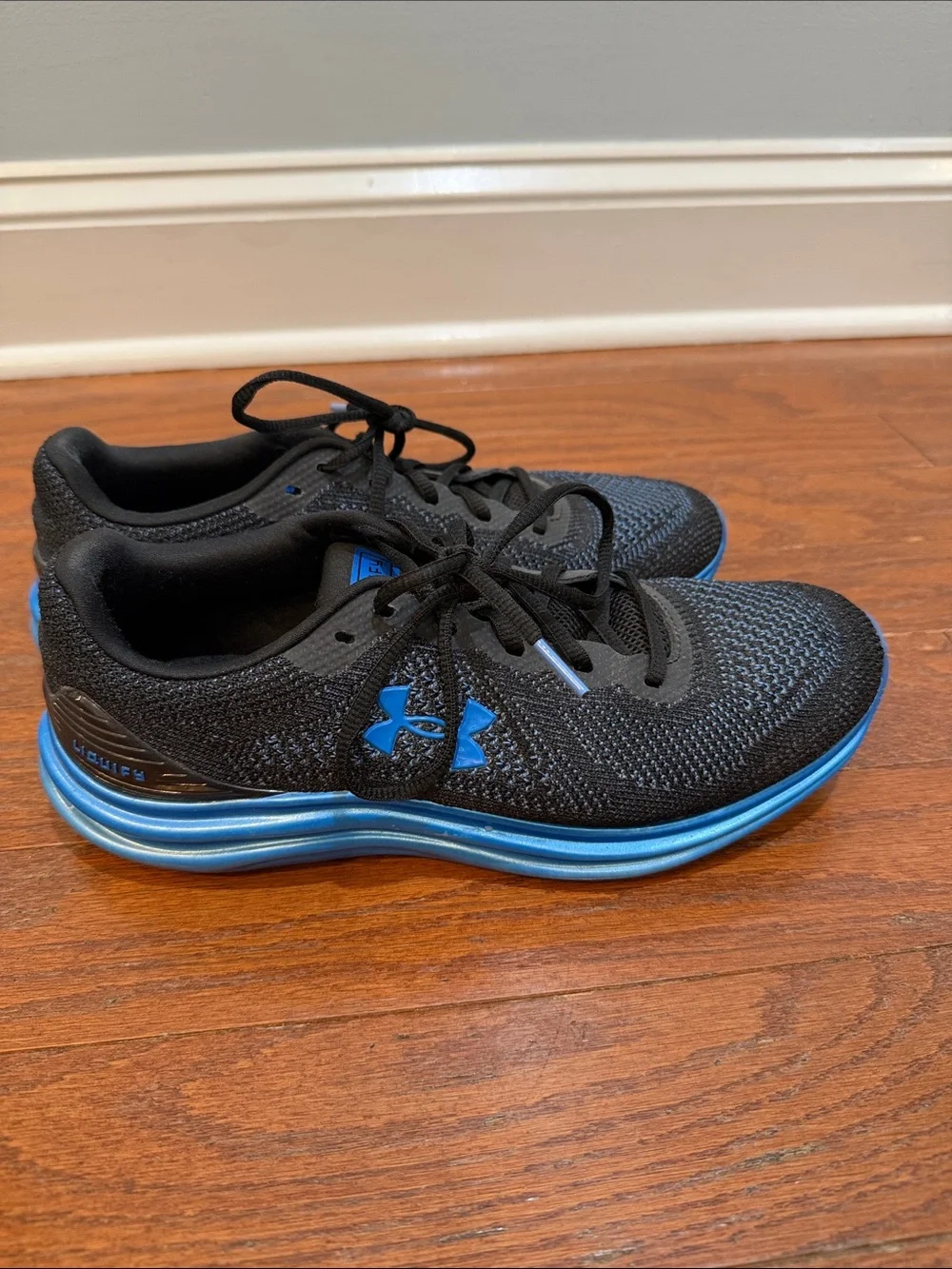 Under Armour Men’s liquify size 9